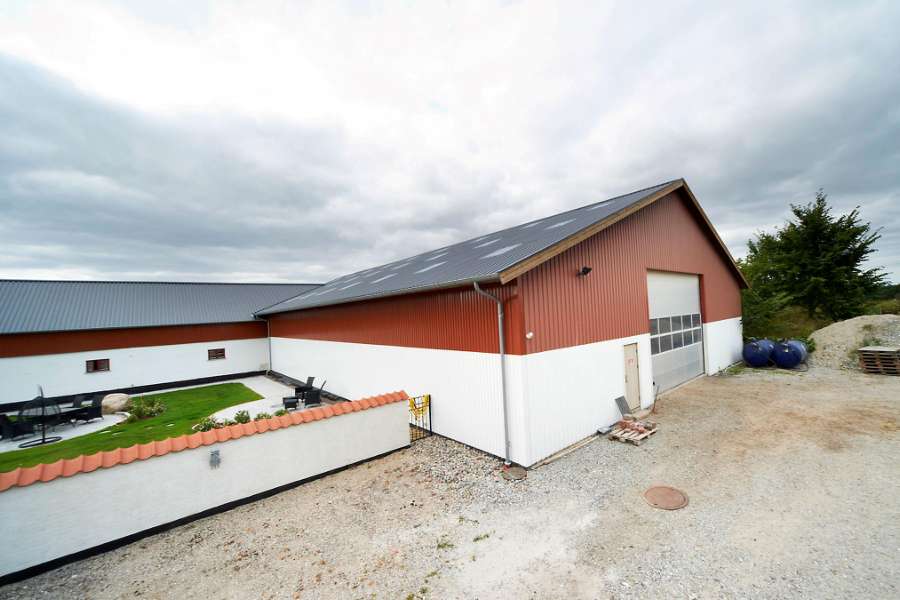 Fra smuldrende eternittag til stærkt ståltag, Kathøjvej 2, 3080 Tikøb